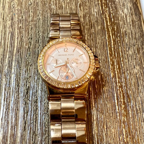 Michael Kors Dylan Rose Gold Dial Rose Gold Steel Strap Watch For Women - MK5412 - Picture 9 of 14